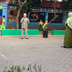 Menjadi Guru Teladan